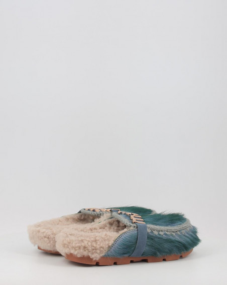 WINTER BIO LG LONG HAIR PONYLOGO