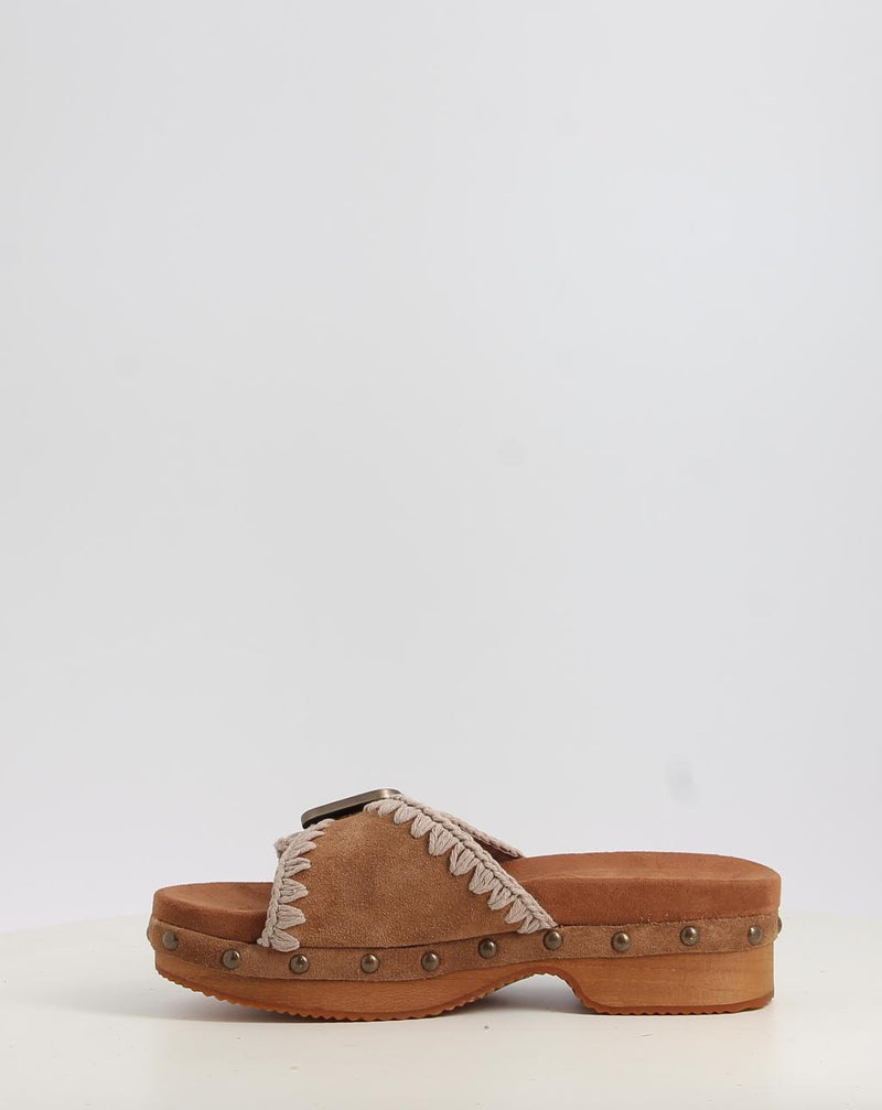 Sandálias MOU LOW HEEL WOOD CLOG WITH BUCKLE couro