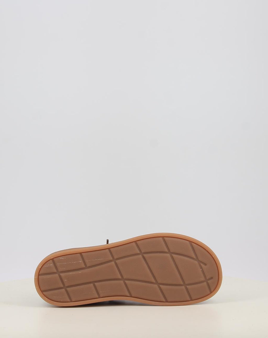 C 848 BAREFOOT