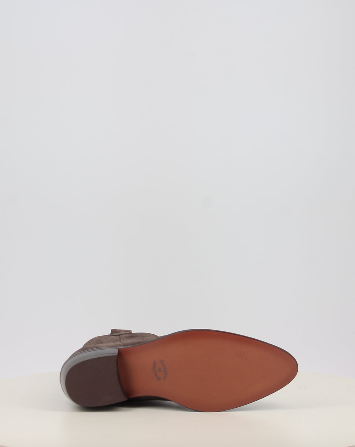 CECILE 2548